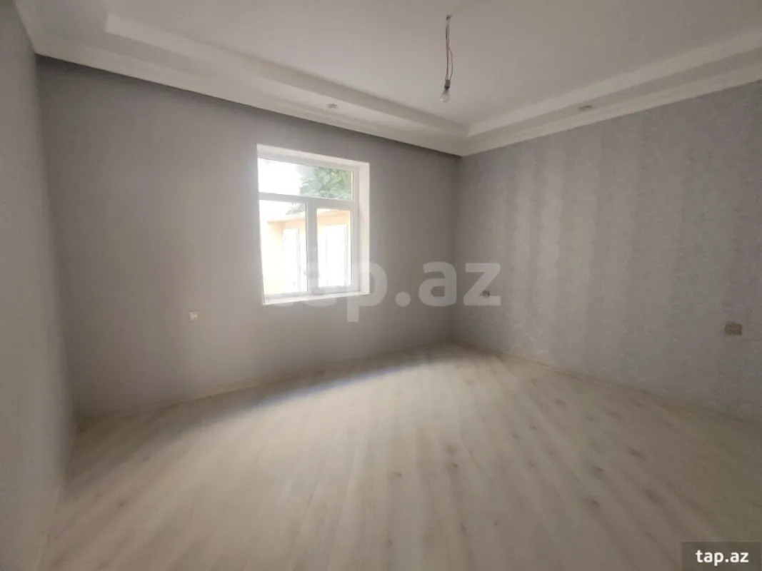 Satılır 6 otaqlı həyət evi