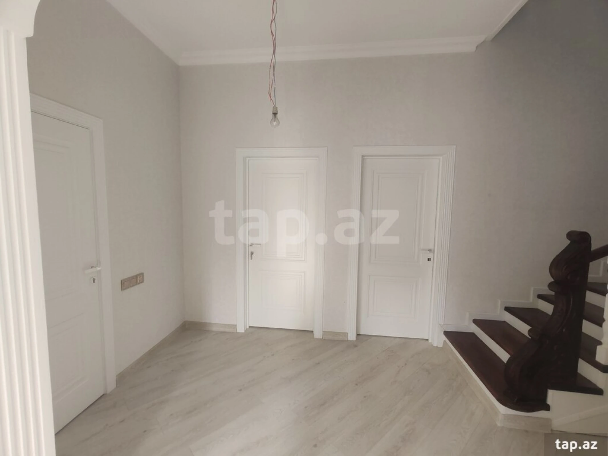 Satılır 6 otaqlı həyət evi