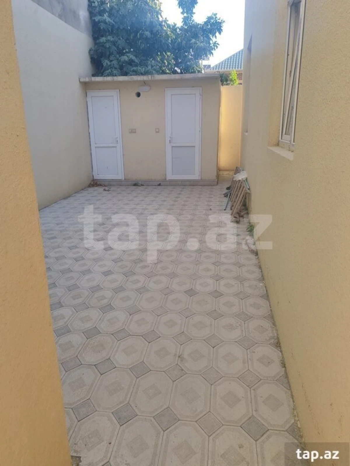 Satılır 6 otaqlı həyət evi