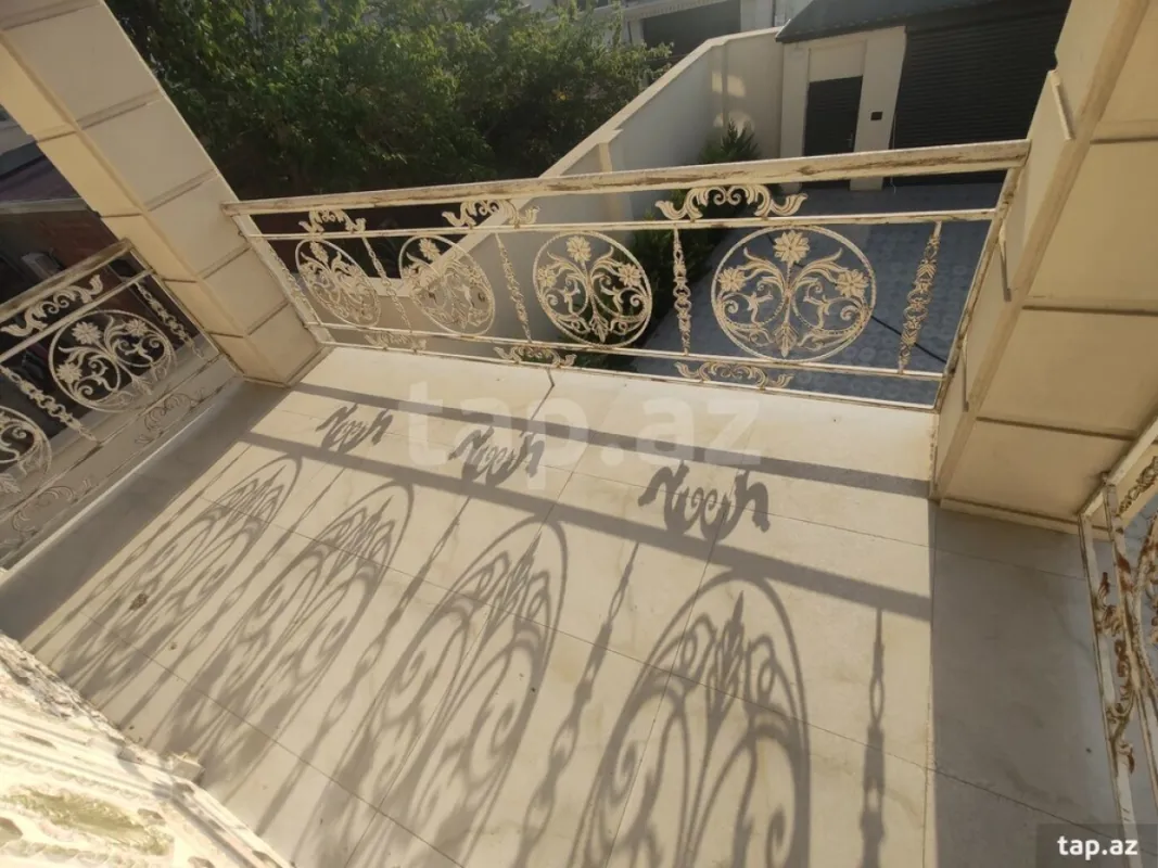 Satılır 6 otaqlı həyət evi