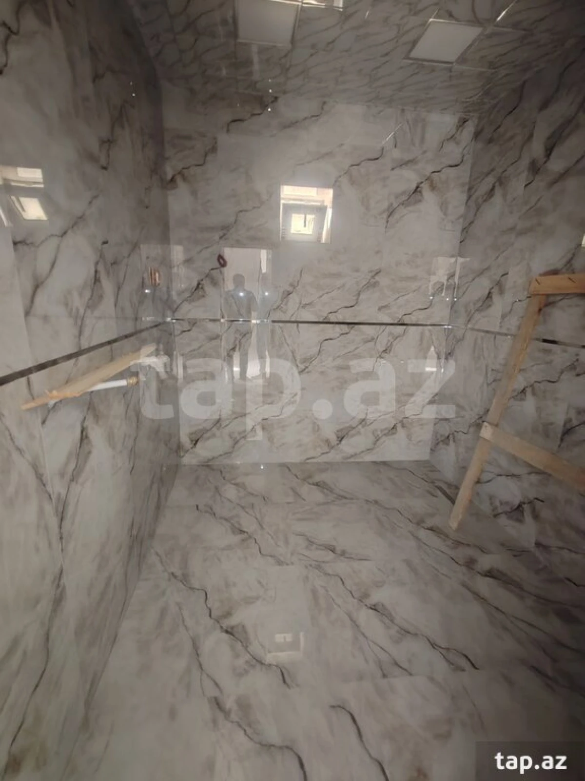 Satılır 6 otaqlı həyət evi