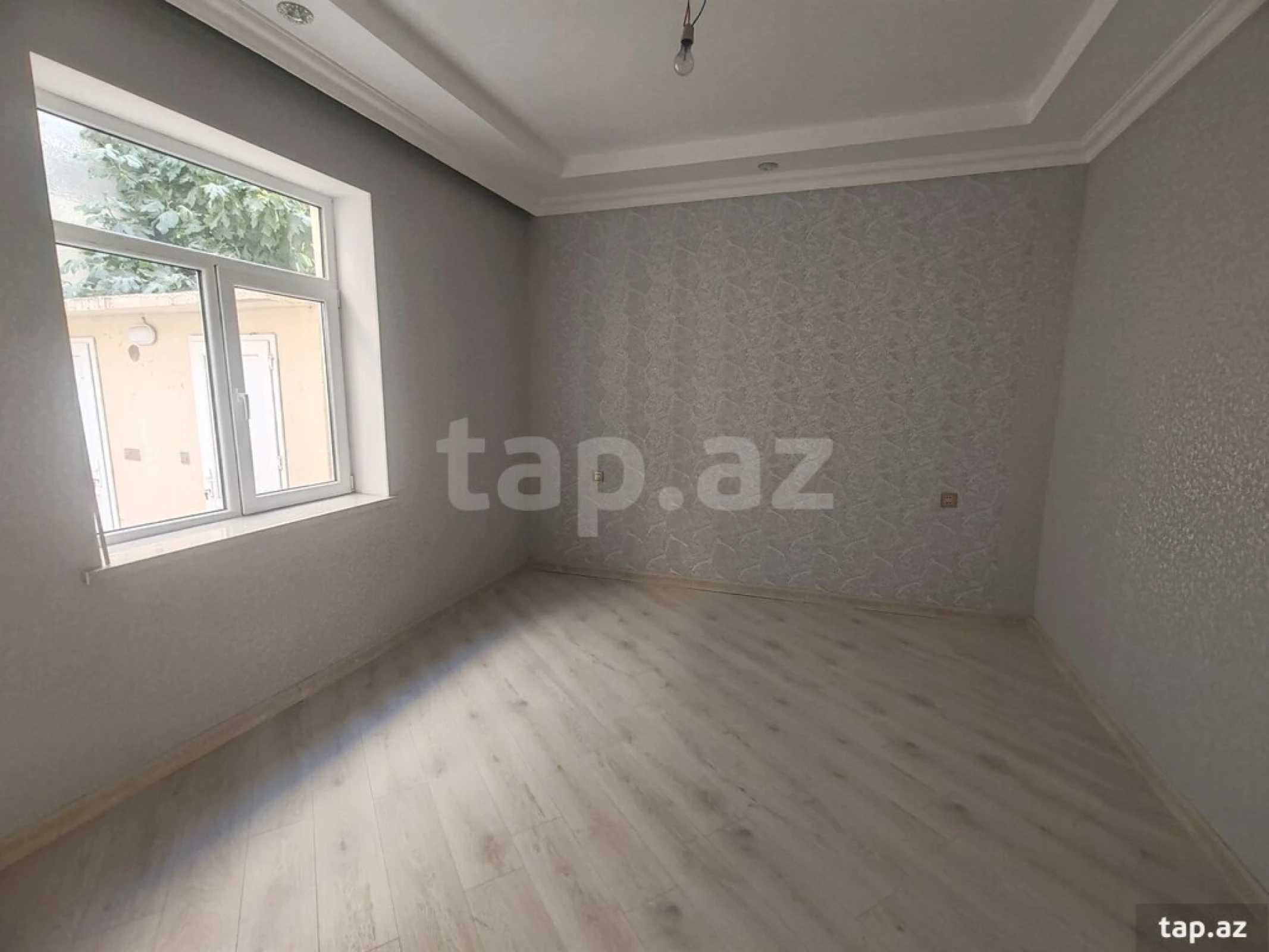 Satılır 6 otaqlı həyət evi