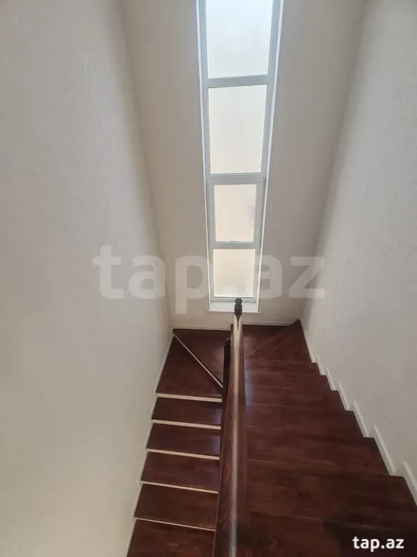 Satılır 6 otaqlı həyət evi