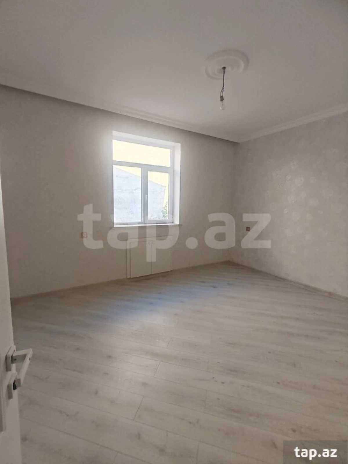 Satılır 6 otaqlı həyət evi