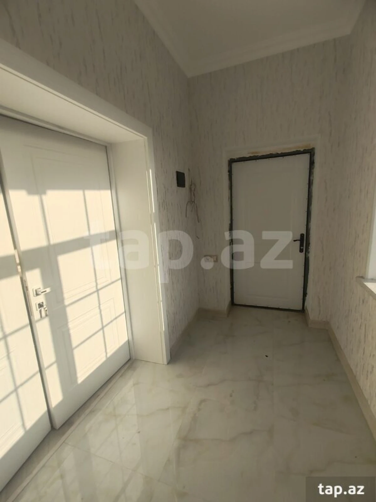 Satılır 6 otaqlı həyət evi