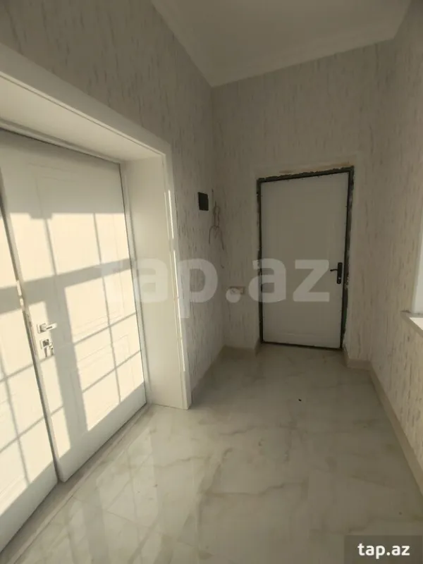 Satılır 6 otaqlı həyət evi