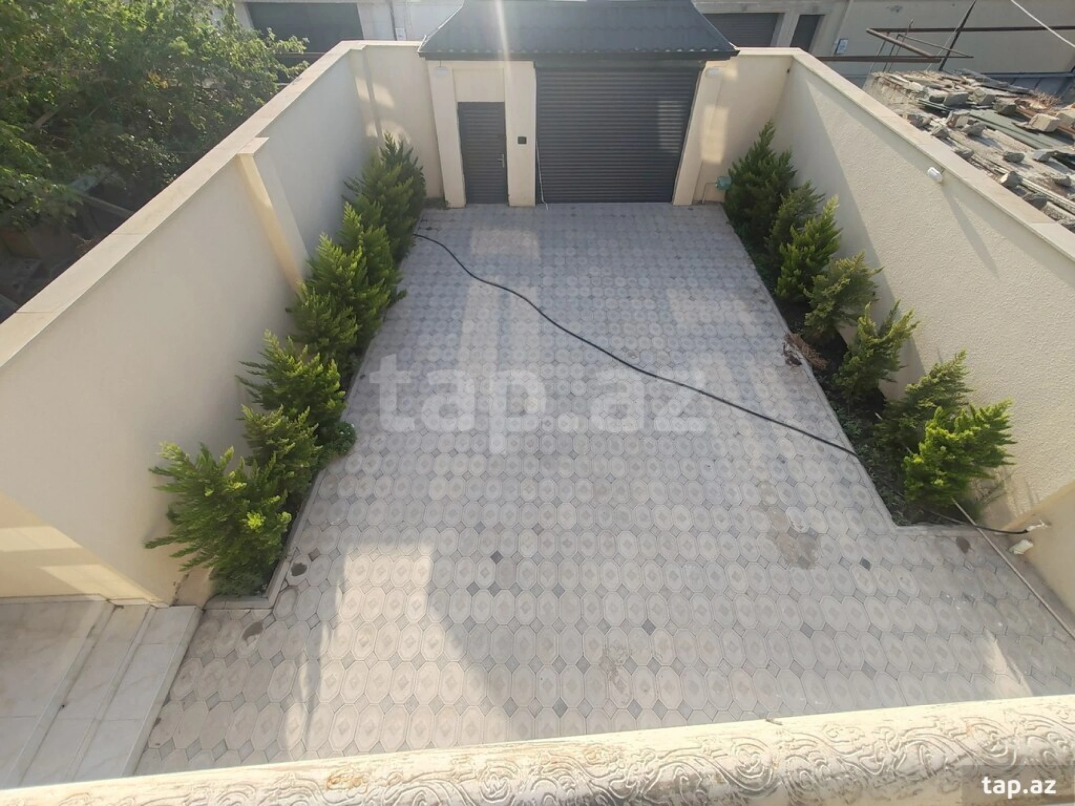 Satılır 6 otaqlı həyət evi