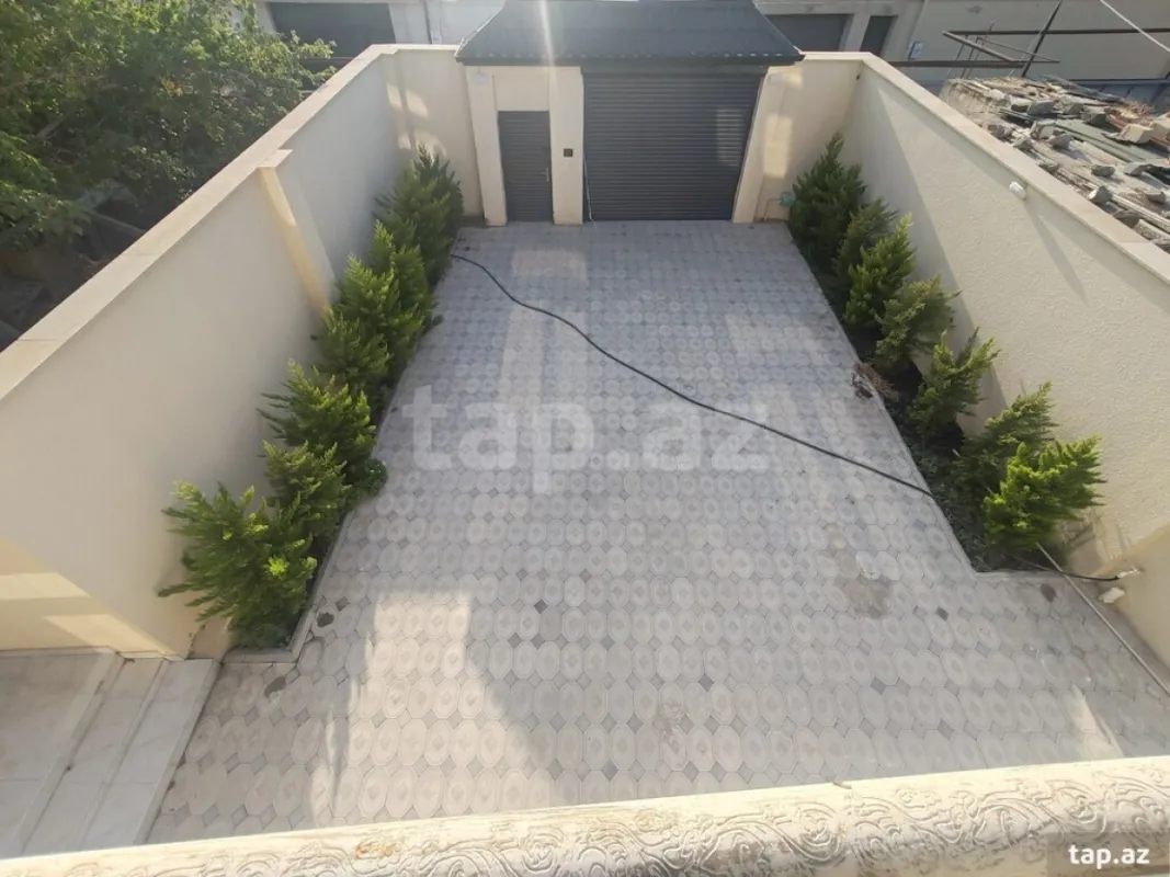 Satılır 6 otaqlı həyət evi