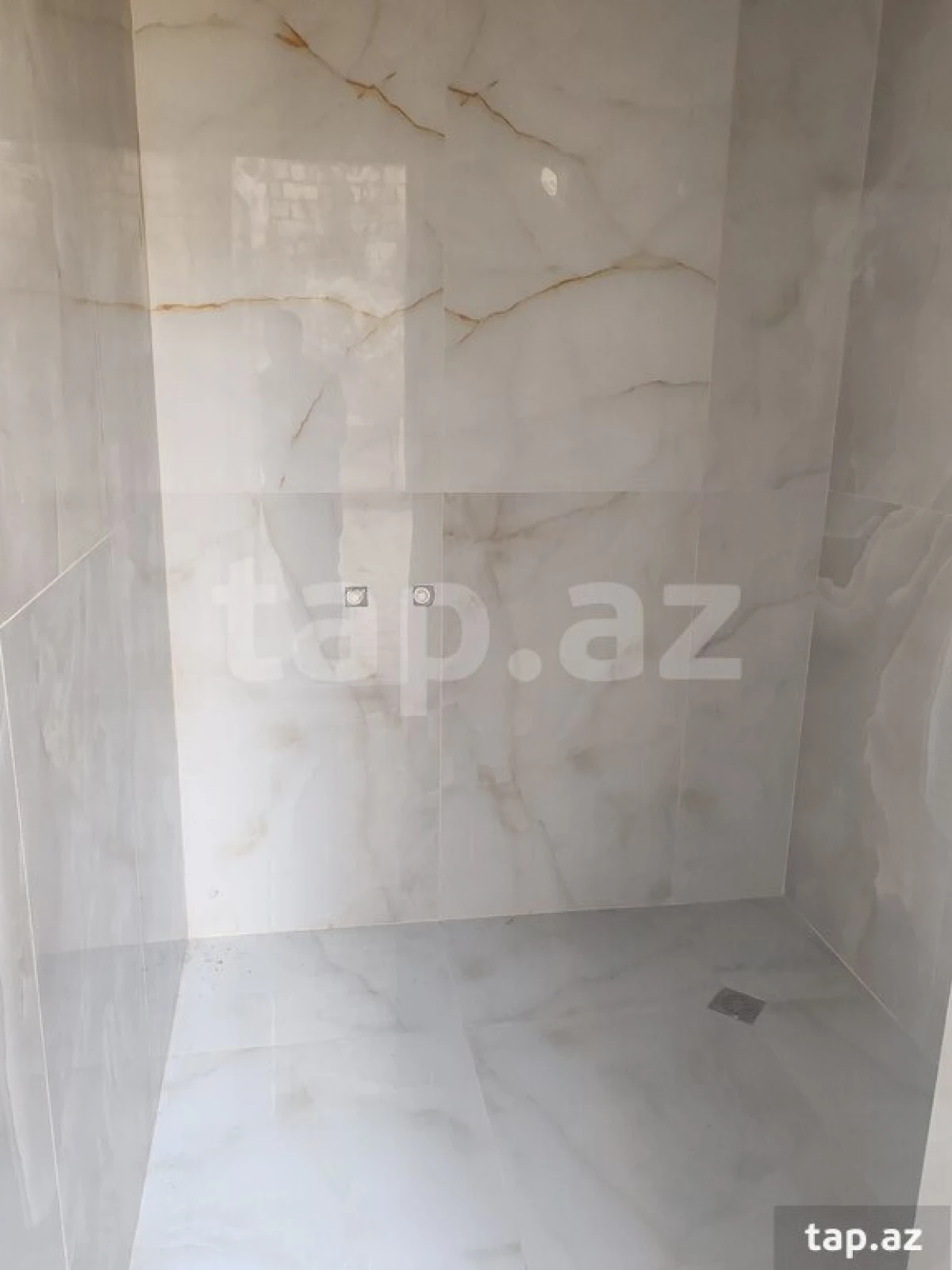 Satılır 6 otaqlı həyət evi