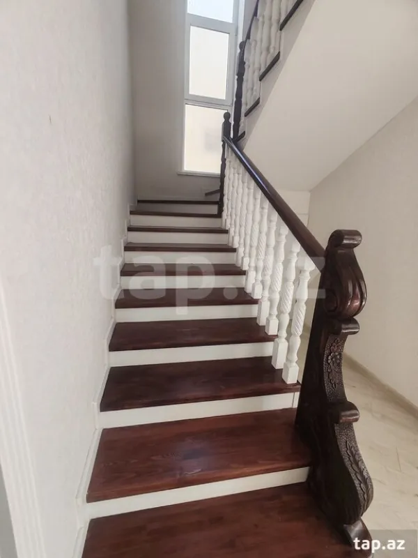 Satılır 6 otaqlı həyət evi