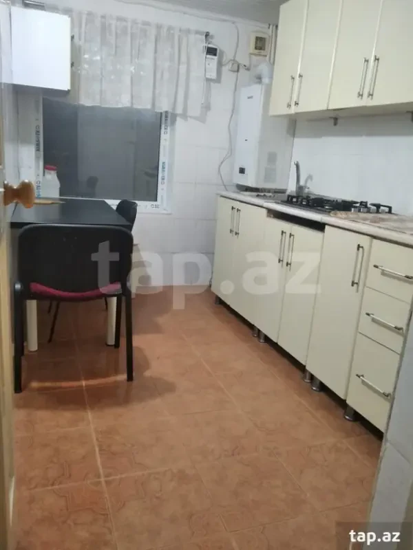 Kirayə verilir 2 otaqlı həyət evi 85 m²