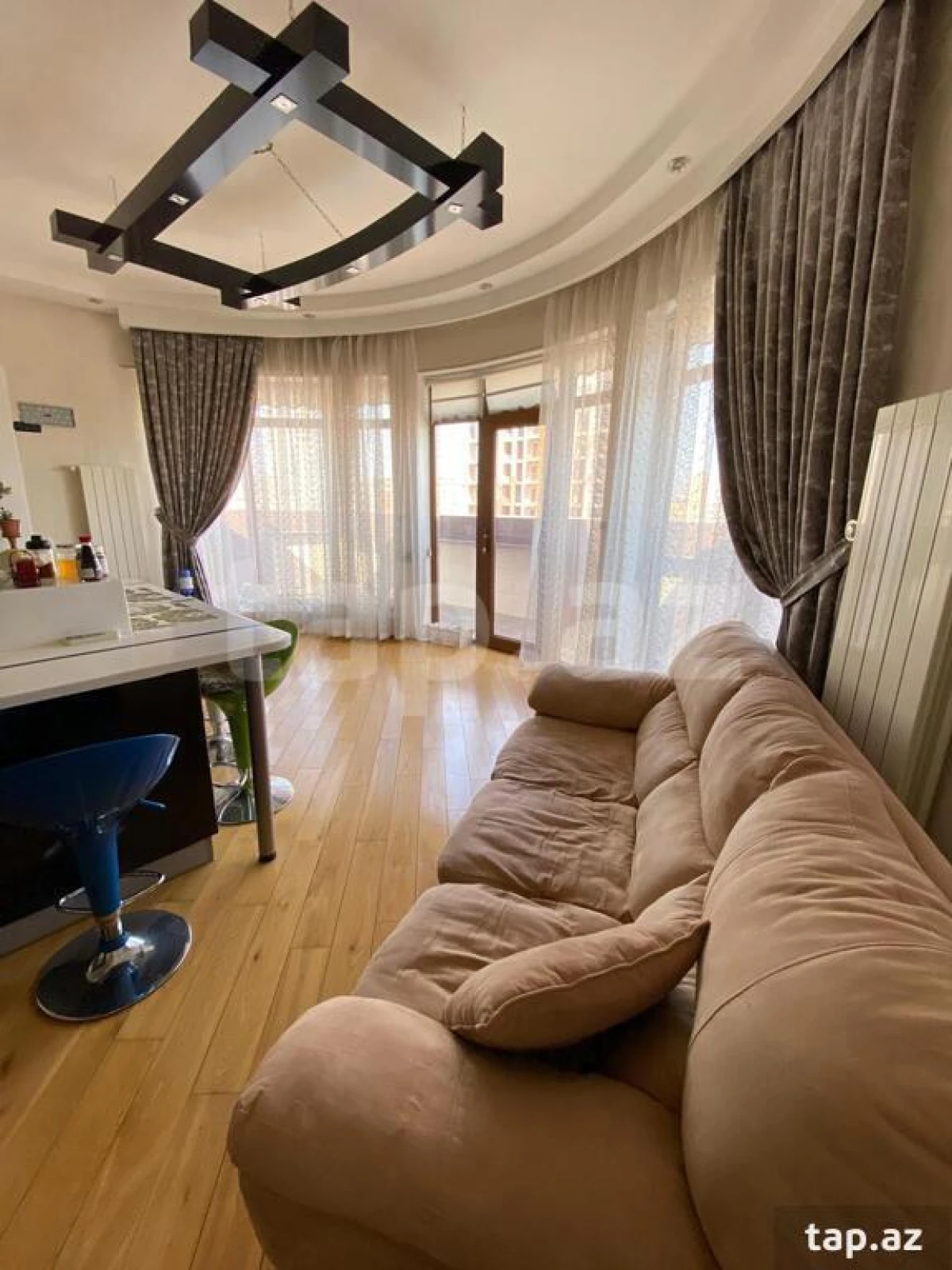 Satılır 5 otaqlı yeni tikili 293 m²