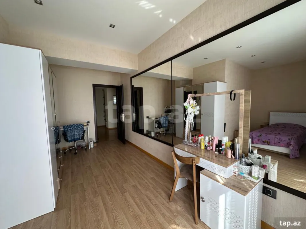 Satılır 5 otaqlı yeni tikili 293 m²