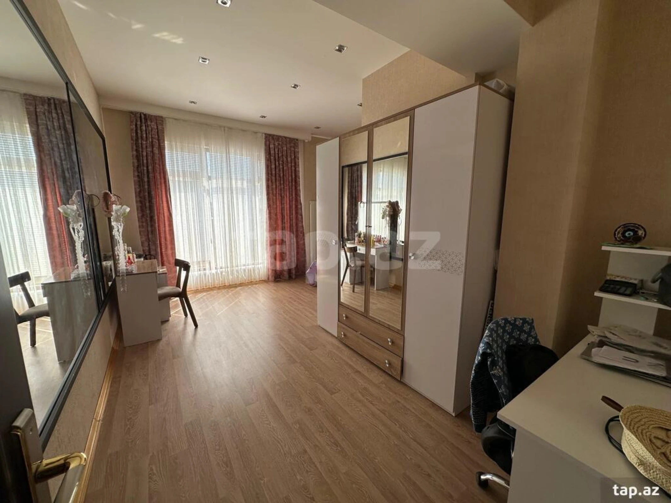 Satılır 5 otaqlı yeni tikili 293 m²