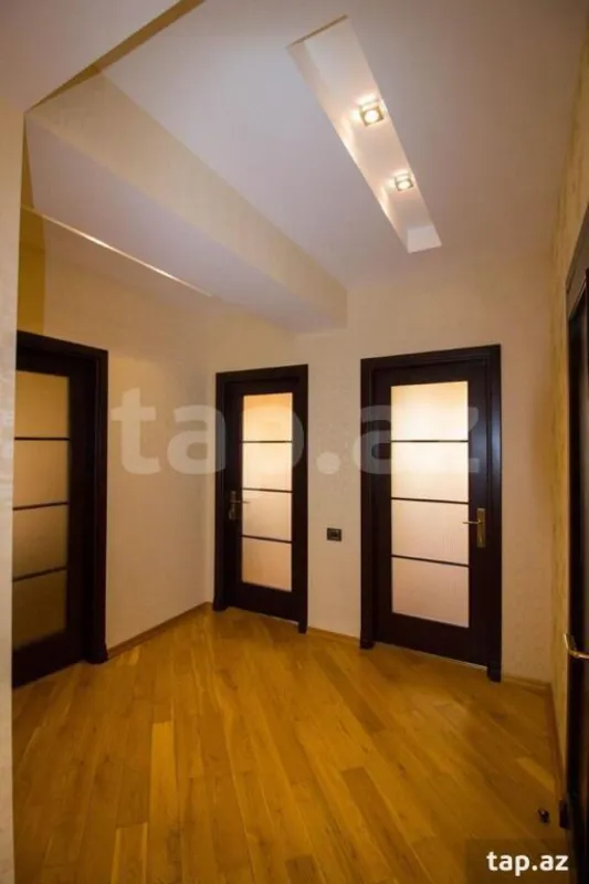 Satılır 5 otaqlı yeni tikili 293 m²