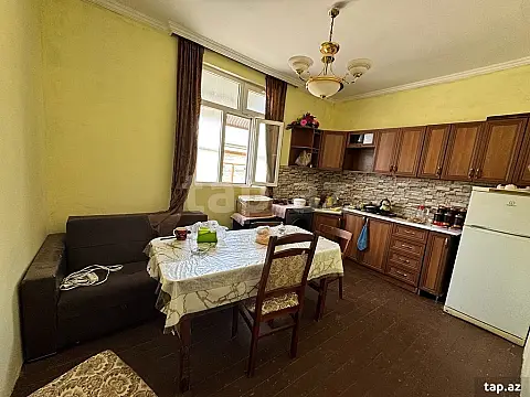 Satılır 4 otaqlı həyət evi