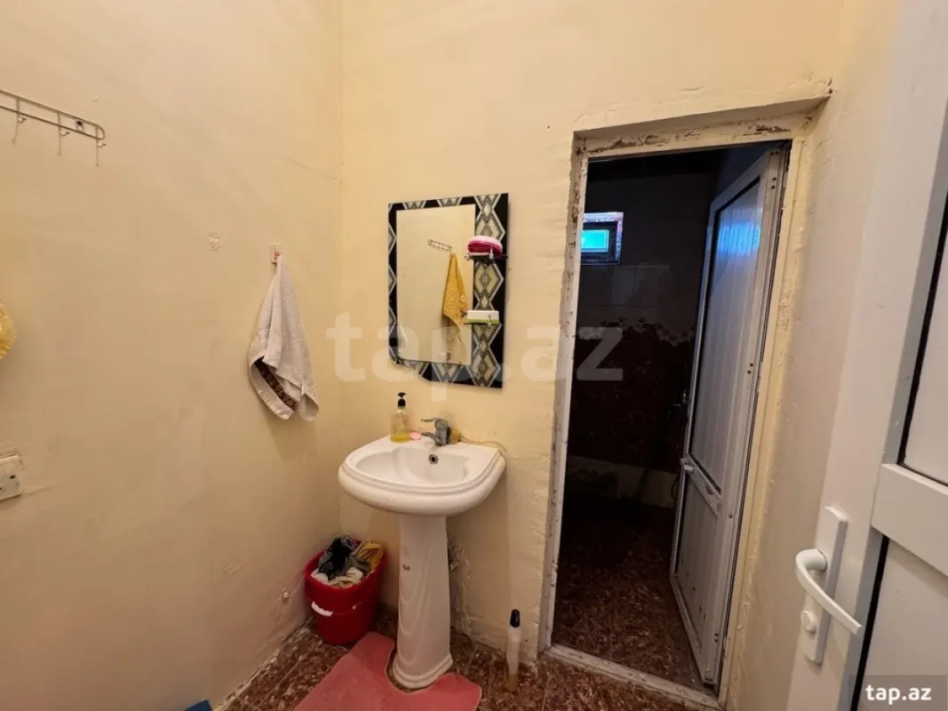 Satılır 4 otaqlı həyət evi