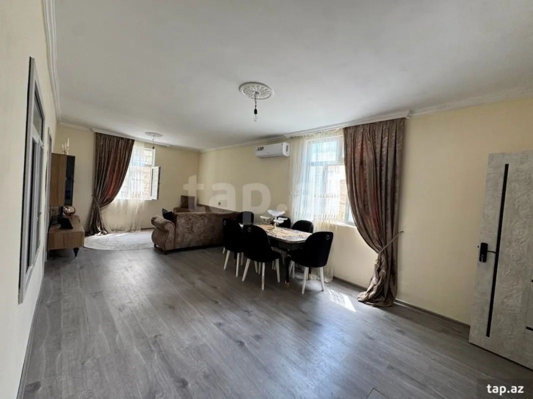 Satılır 4 otaqlı həyət evi
