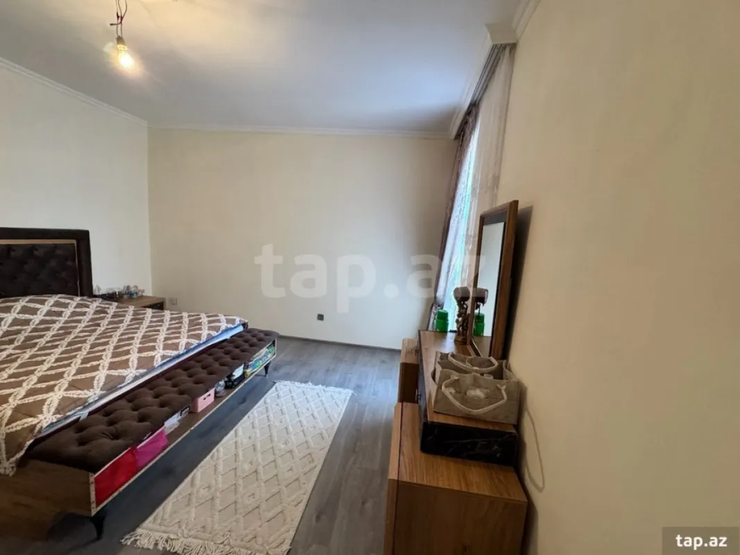 Satılır 4 otaqlı həyət evi