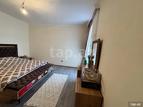 Satılır 4 otaqlı həyət evi