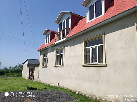 Satılır 4 otaqlı həyət evi 120 m²