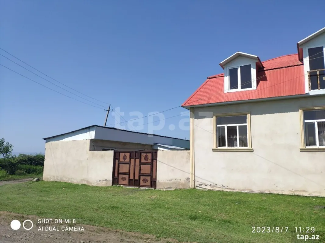 Satılır 4 otaqlı həyət evi 120 m²