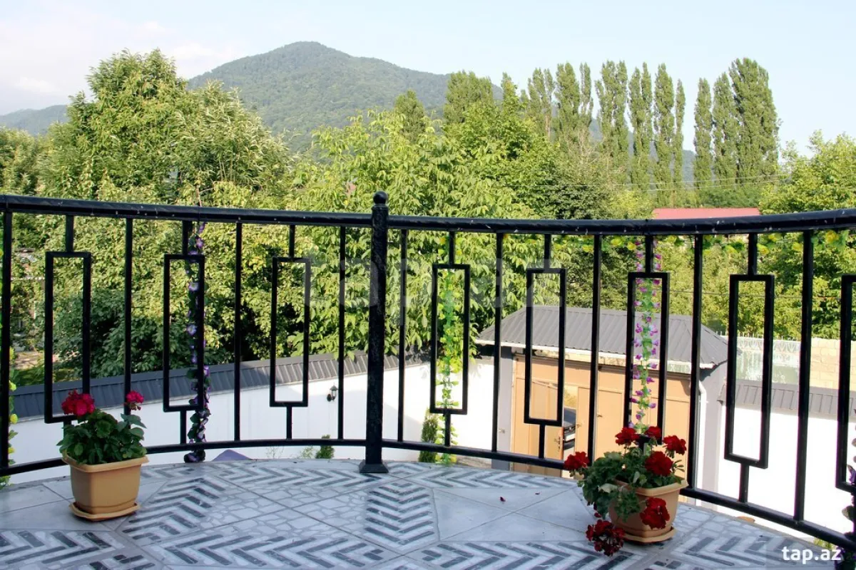 Kirayə verilir 5 otaqlı həyət evi 200 m²