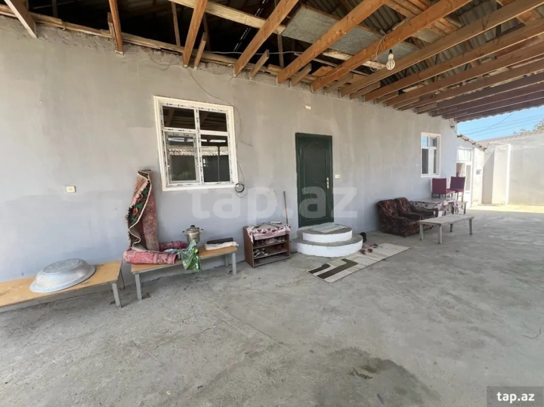 Satılır 4 otaqlı həyət evi