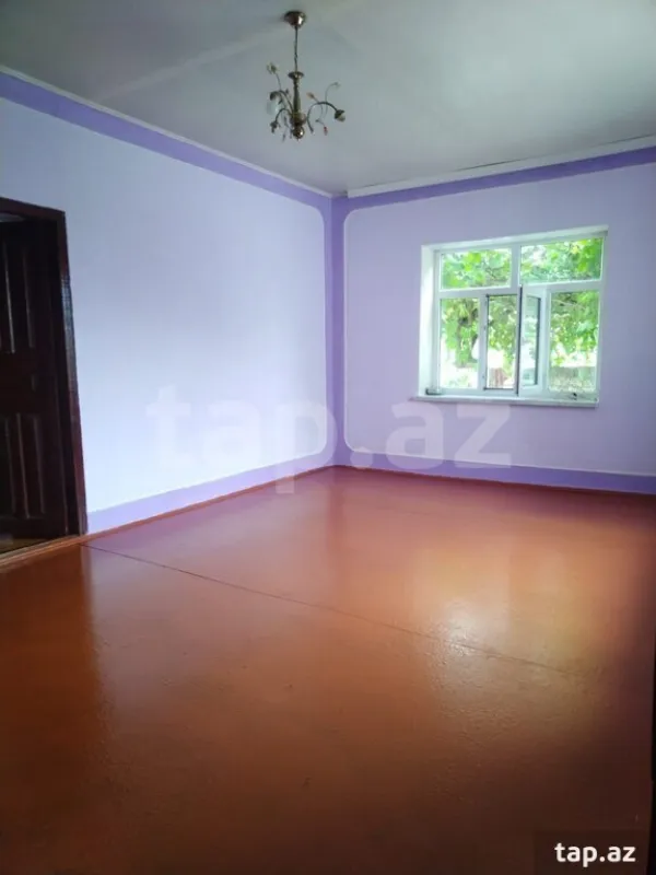 Satılır 5 otaqlı həyət evi 200 m²