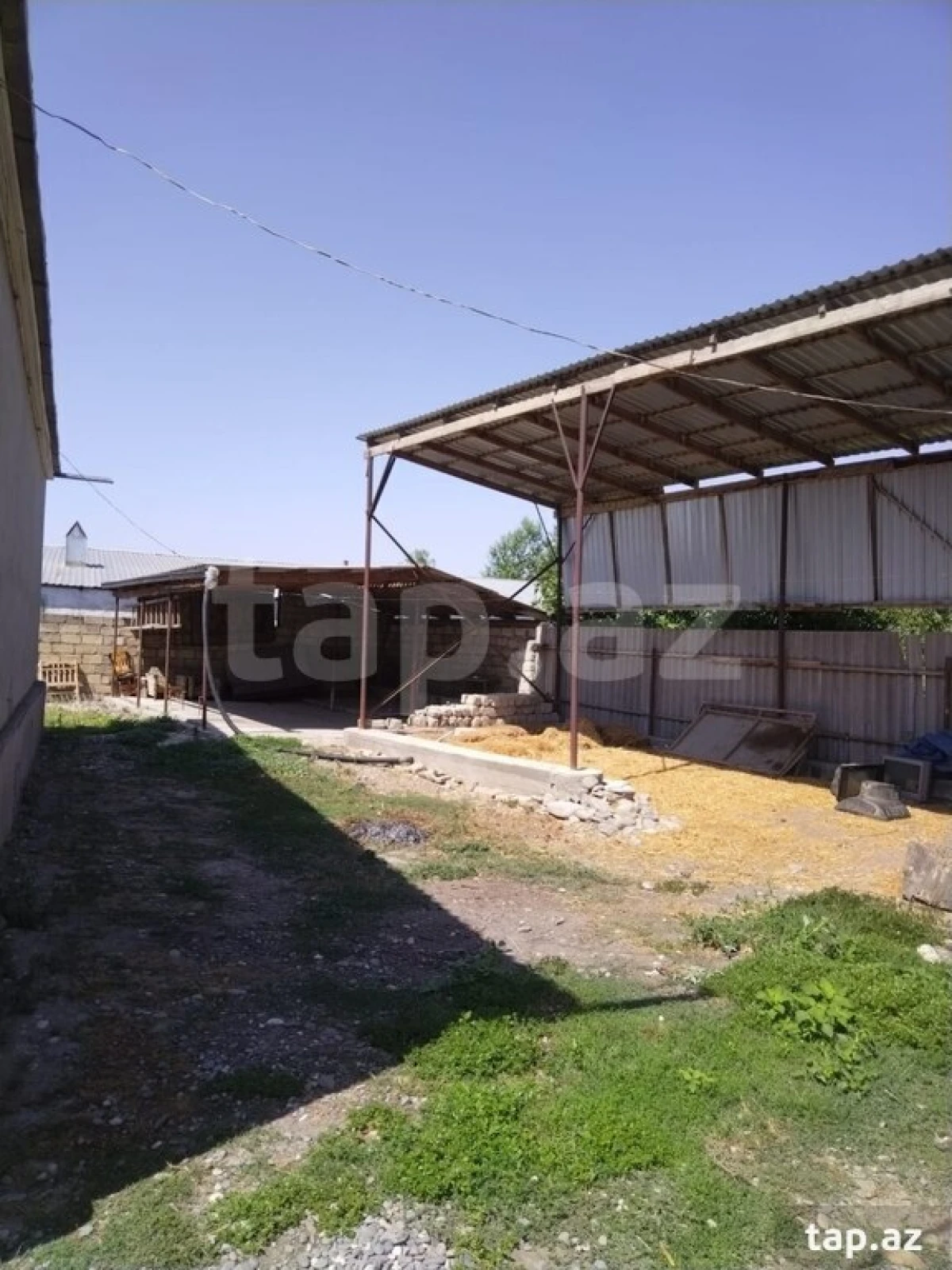 Satılır 5 otaqlı həyət evi 200 m²