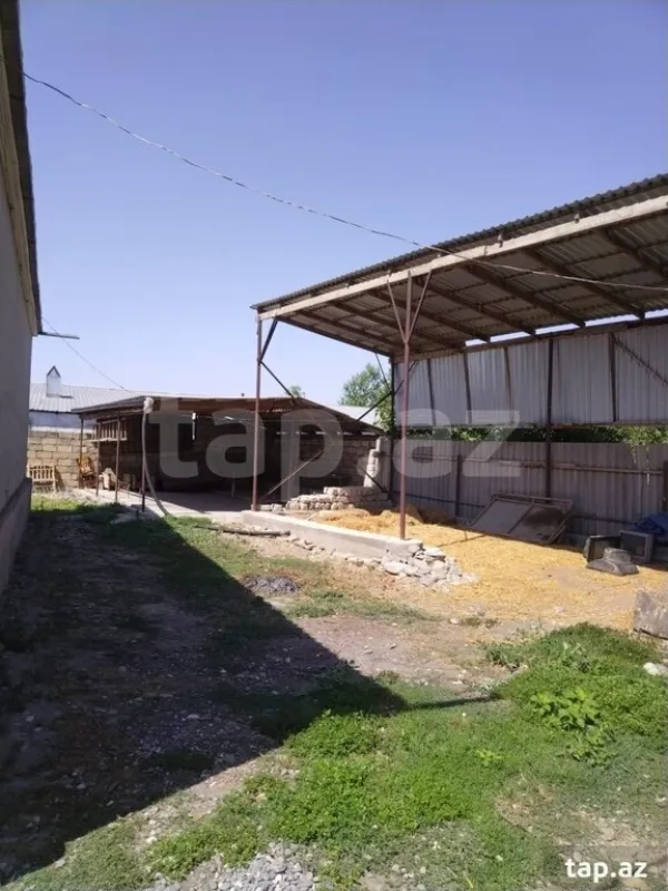 Satılır 5 otaqlı həyət evi 200 m²