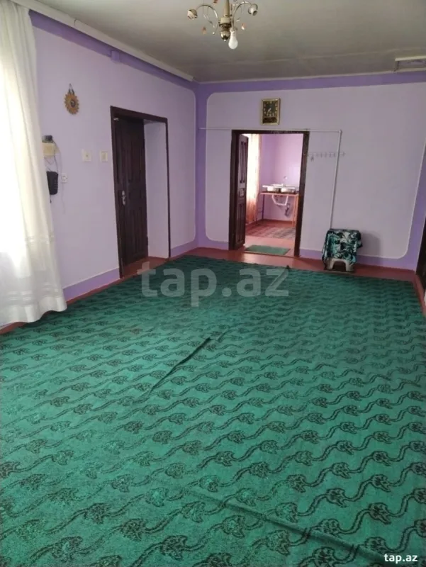 Satılır 5 otaqlı həyət evi 200 m²
