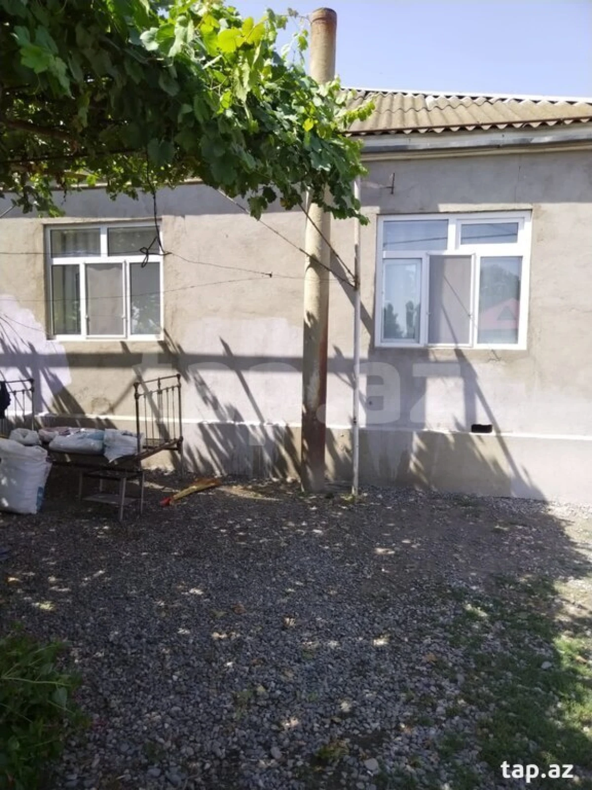 Satılır 5 otaqlı həyət evi 200 m²