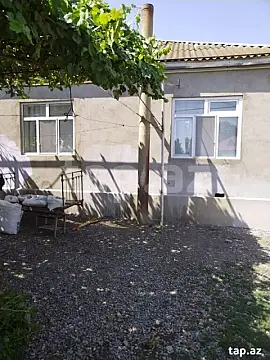 Satılır 5 otaqlı həyət evi 200 m²