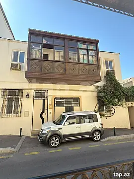 Satılır 5 otaqlı həyət evi 210 m² — Bakı, Nizami 5 otaq 210.00 m²
