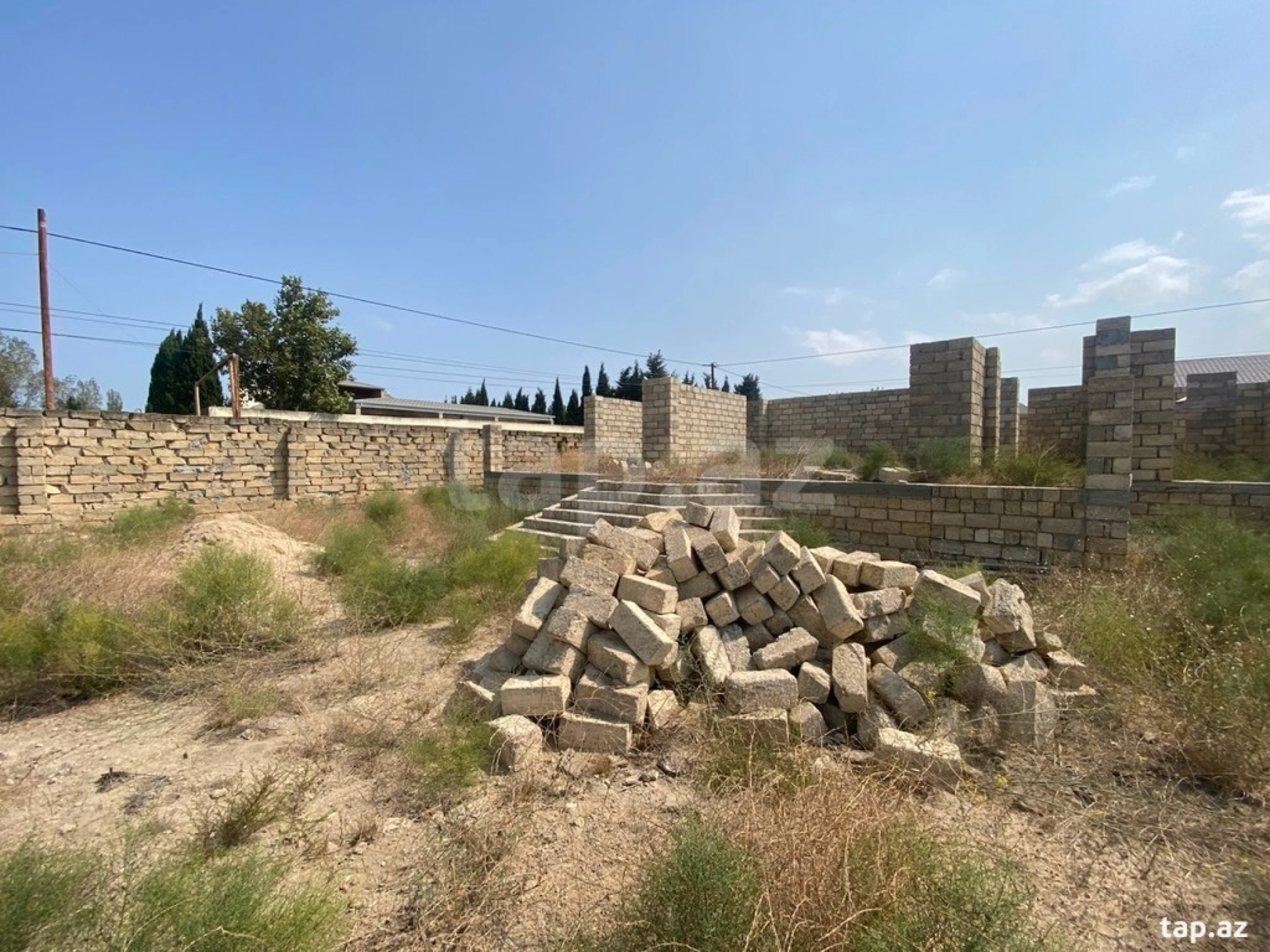 Satılır 5 otaqlı həyət evi