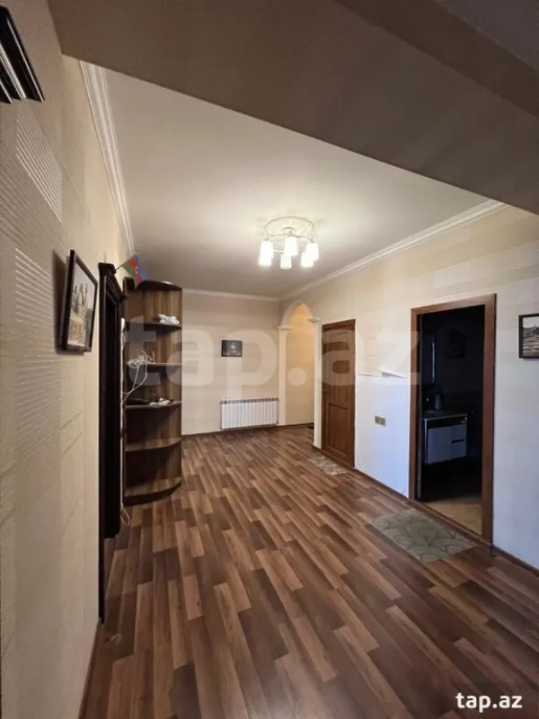 Kirayə verilir 3 otaqlı yeni tikili 135 m²