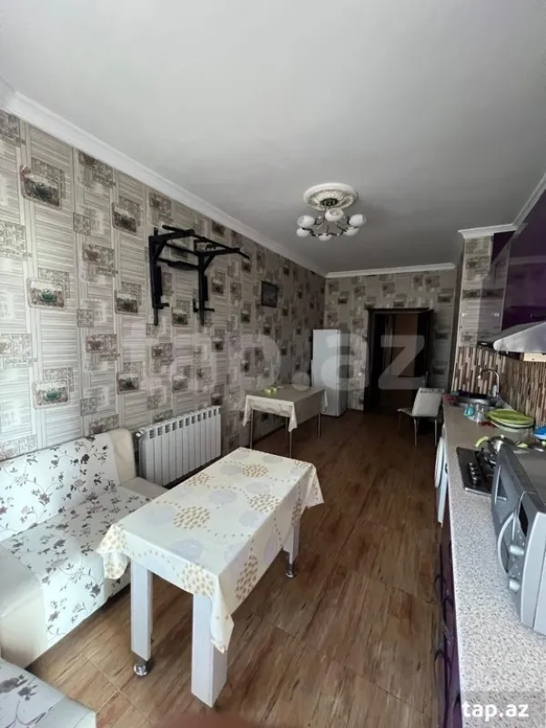 Kirayə verilir 3 otaqlı yeni tikili 135 m²