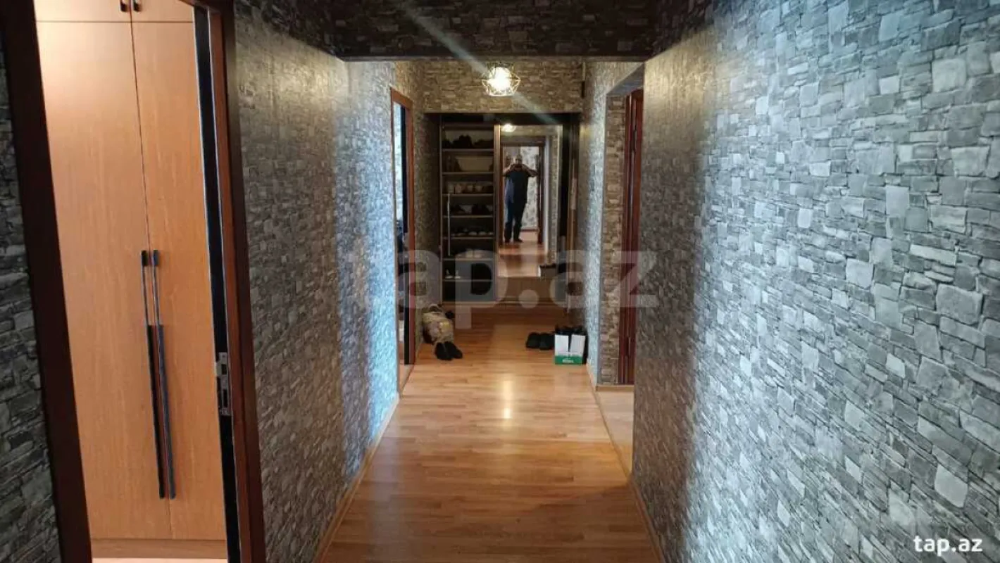 Satılır 5 otaqlı mənzil 120 m²