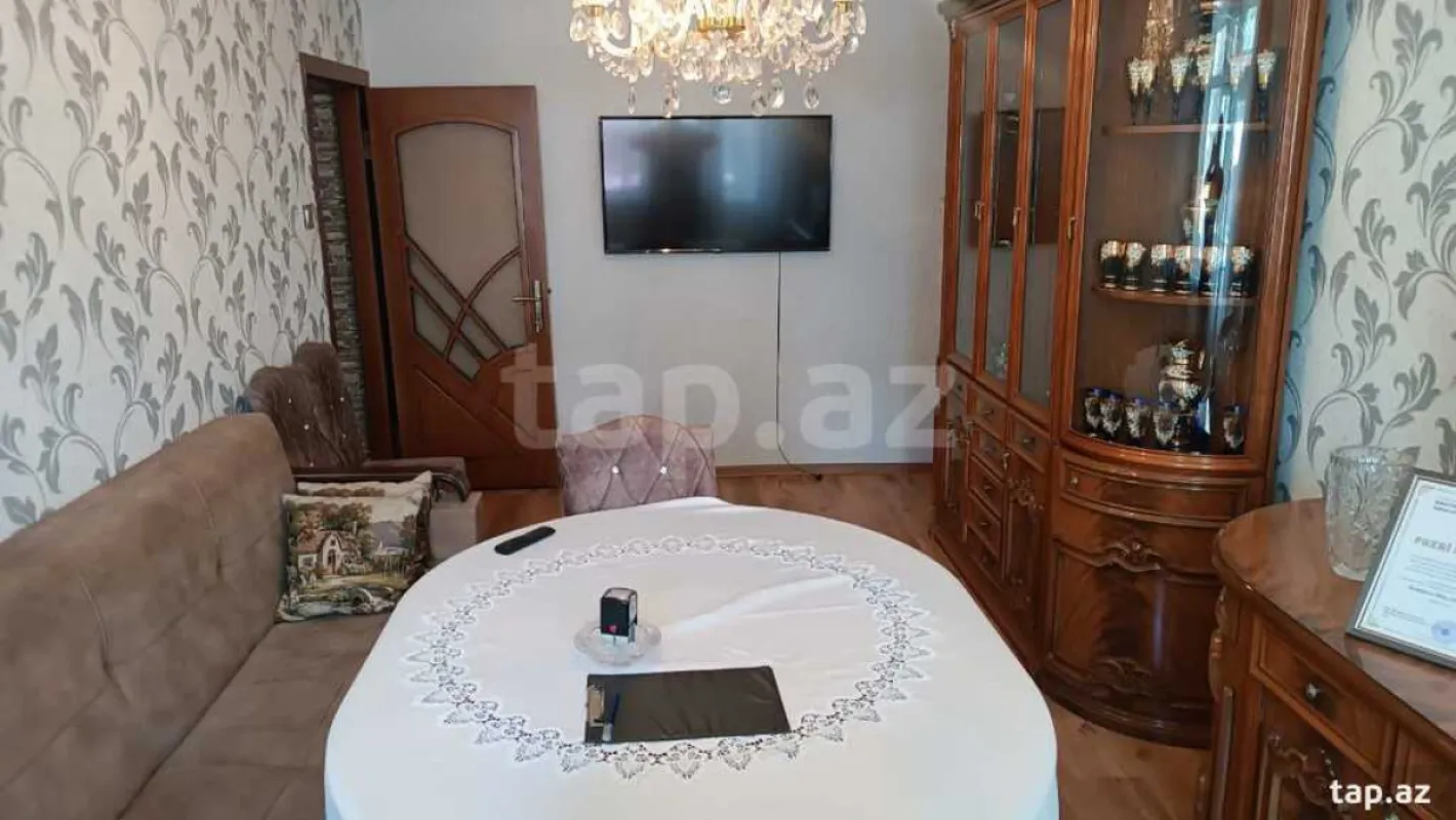 Satılır 5 otaqlı mənzil 120 m²