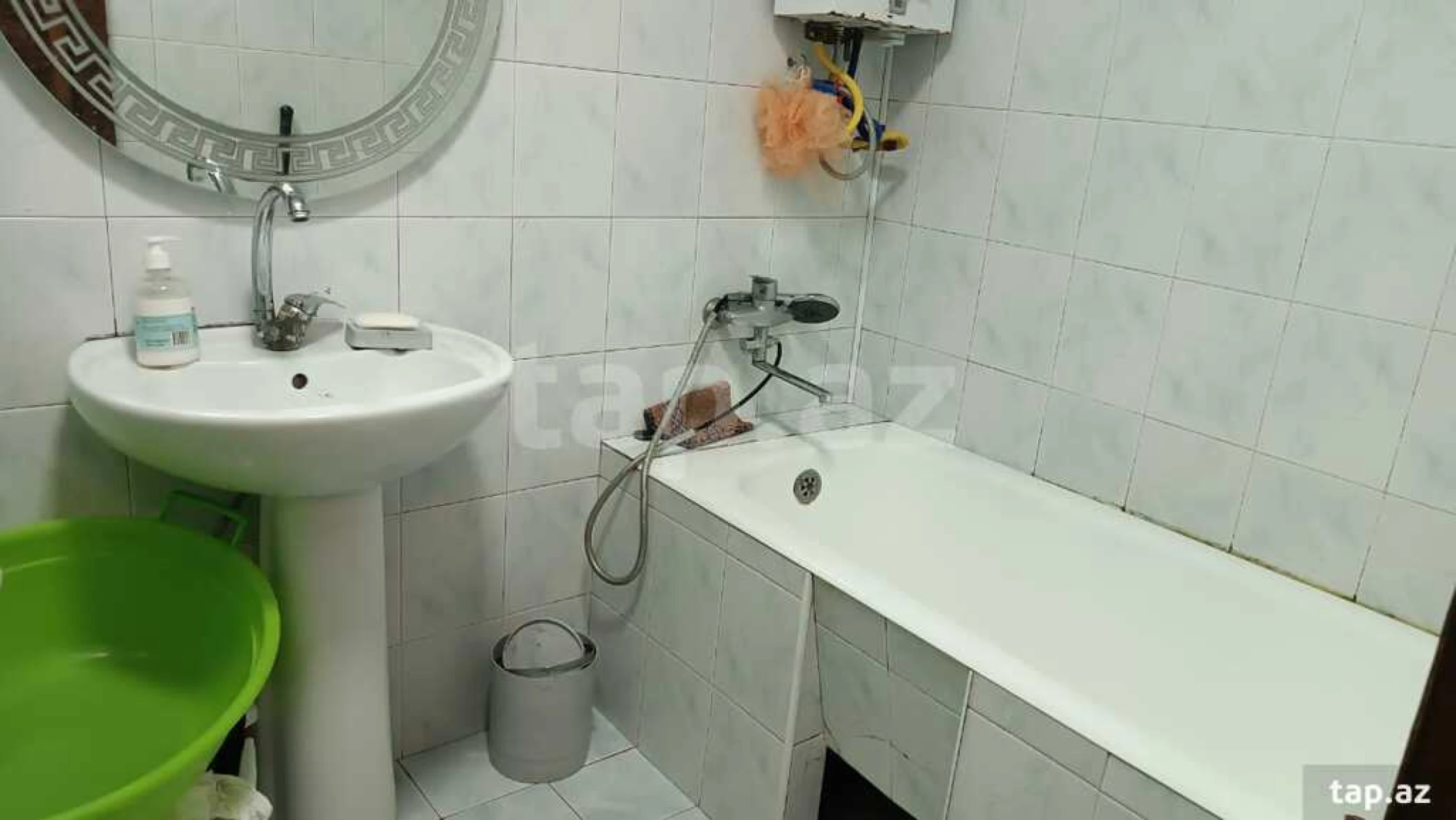 Satılır 5 otaqlı mənzil 120 m²