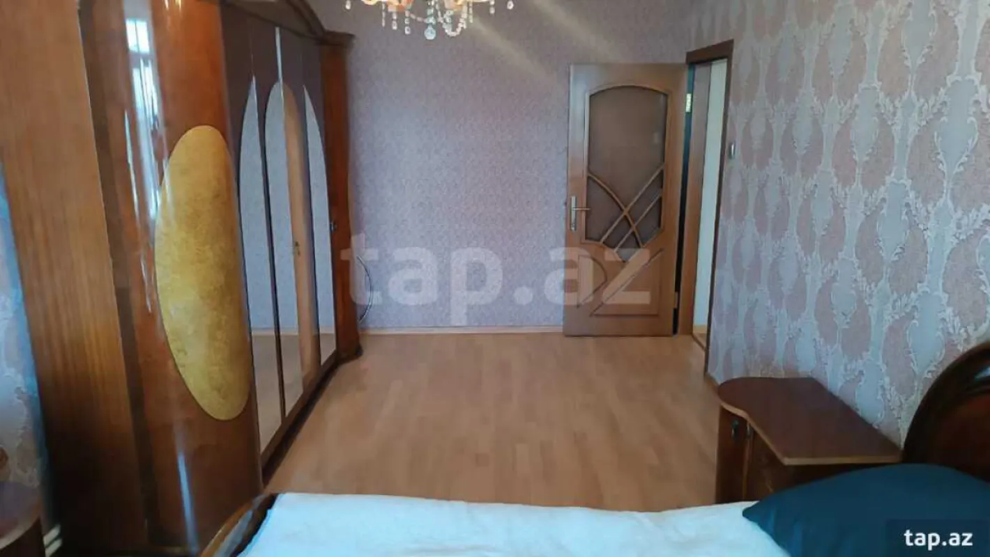 Satılır 5 otaqlı mənzil 120 m²