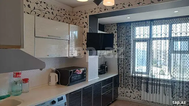 Satılır 5 otaqlı mənzil 120 m²