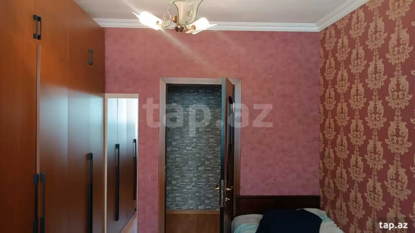 Satılır 5 otaqlı mənzil 120 m²