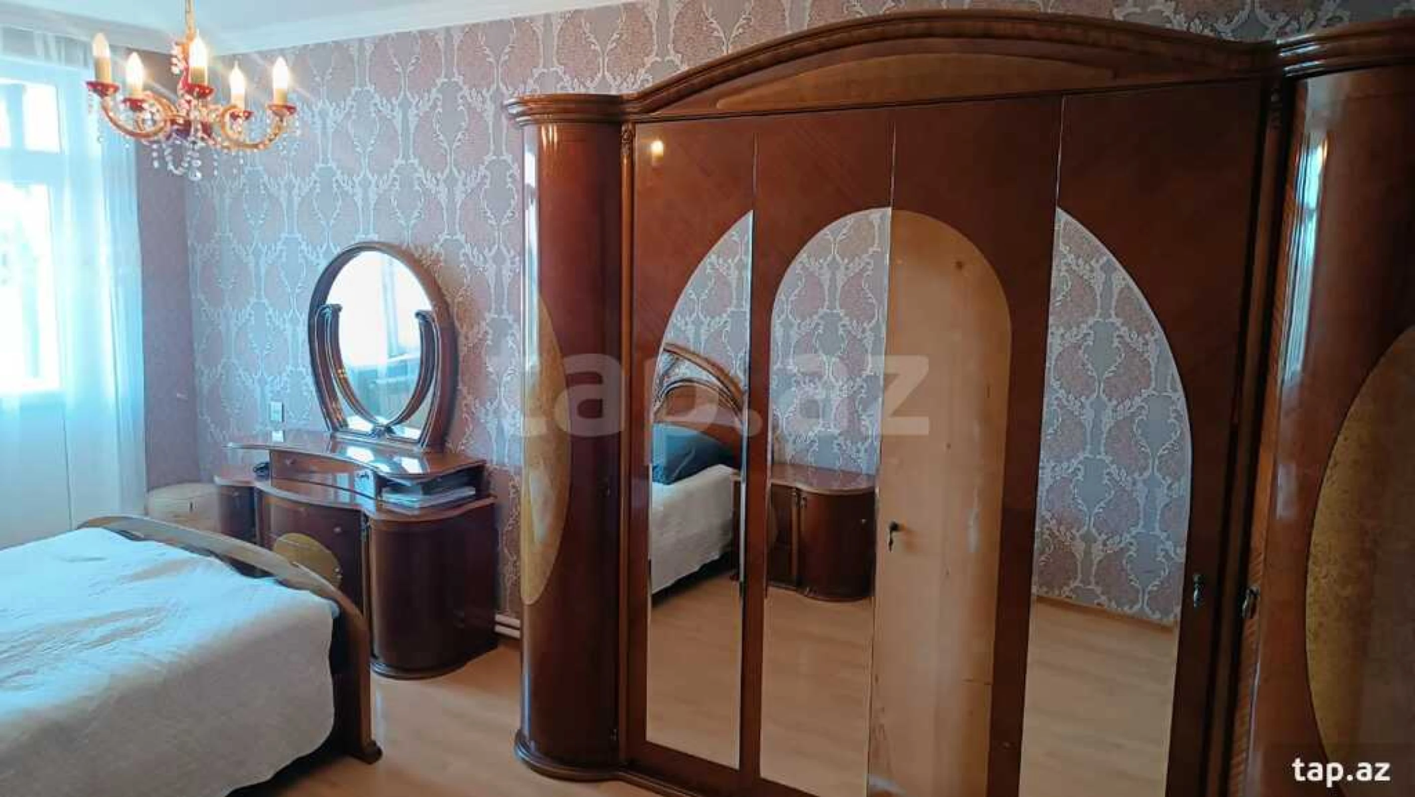 Satılır 5 otaqlı mənzil 120 m²