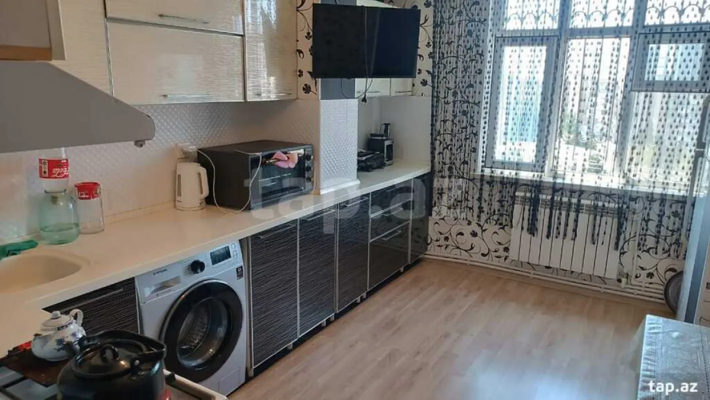 Satılır 5 otaqlı mənzil 120 m²