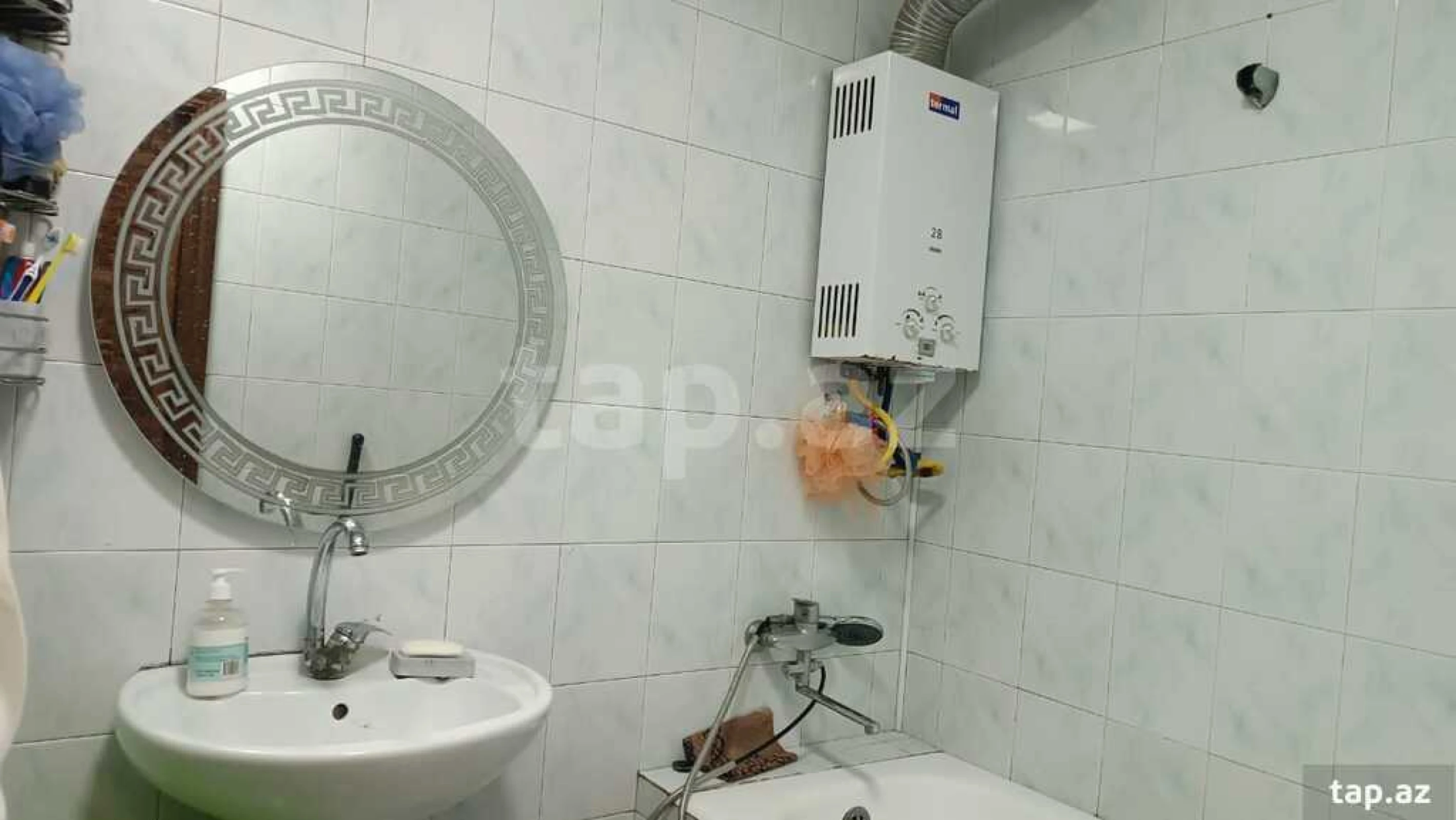 Satılır 5 otaqlı mənzil 120 m²