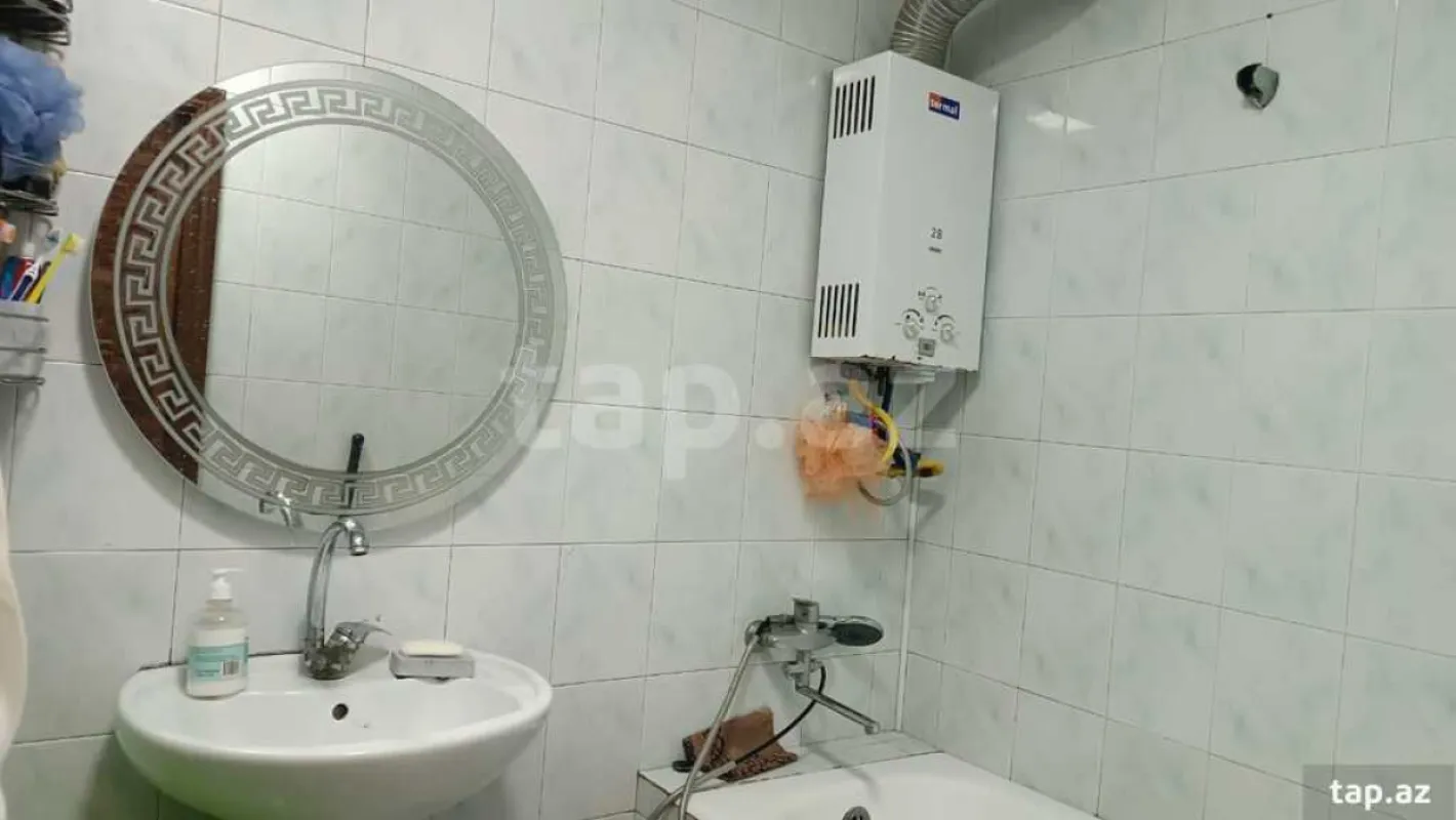 Satılır 5 otaqlı mənzil 120 m²