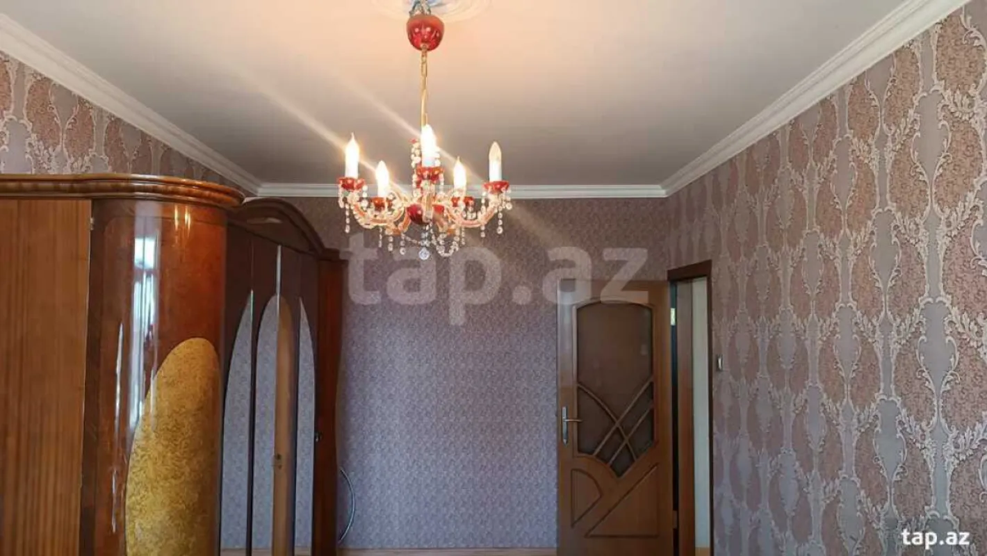 Satılır 5 otaqlı mənzil 120 m²