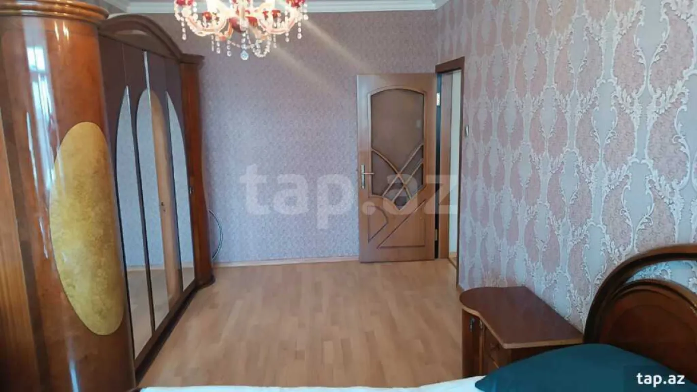Satılır 5 otaqlı mənzil 120 m²
